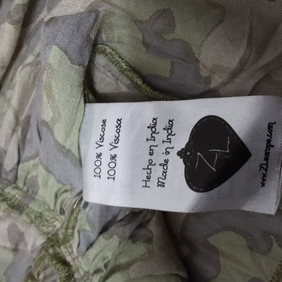 Z & L Camo Tassels Back Crochet Trim S Tunic Top - Picture 7 of 10